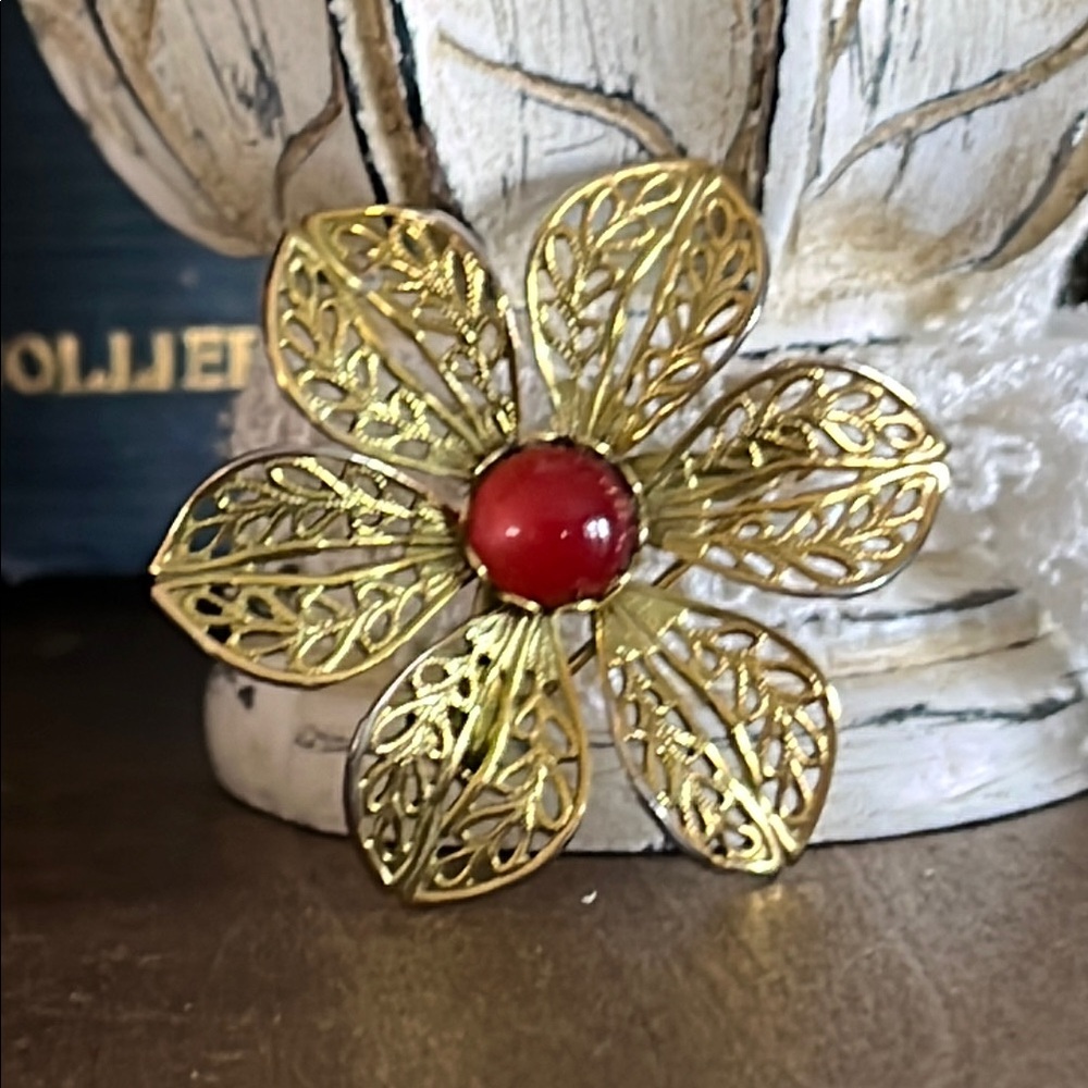 Vintage Gold-tone Filigree Flower Brooch